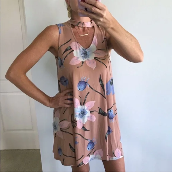 Blush Color Floral Sleeveless Dress - Picture 5 of 7